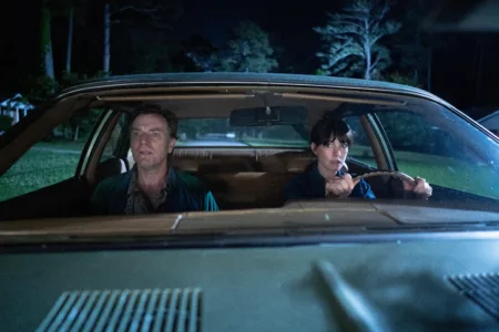 ‘The End of Oak Street’ has Anne Hathaway but not logic